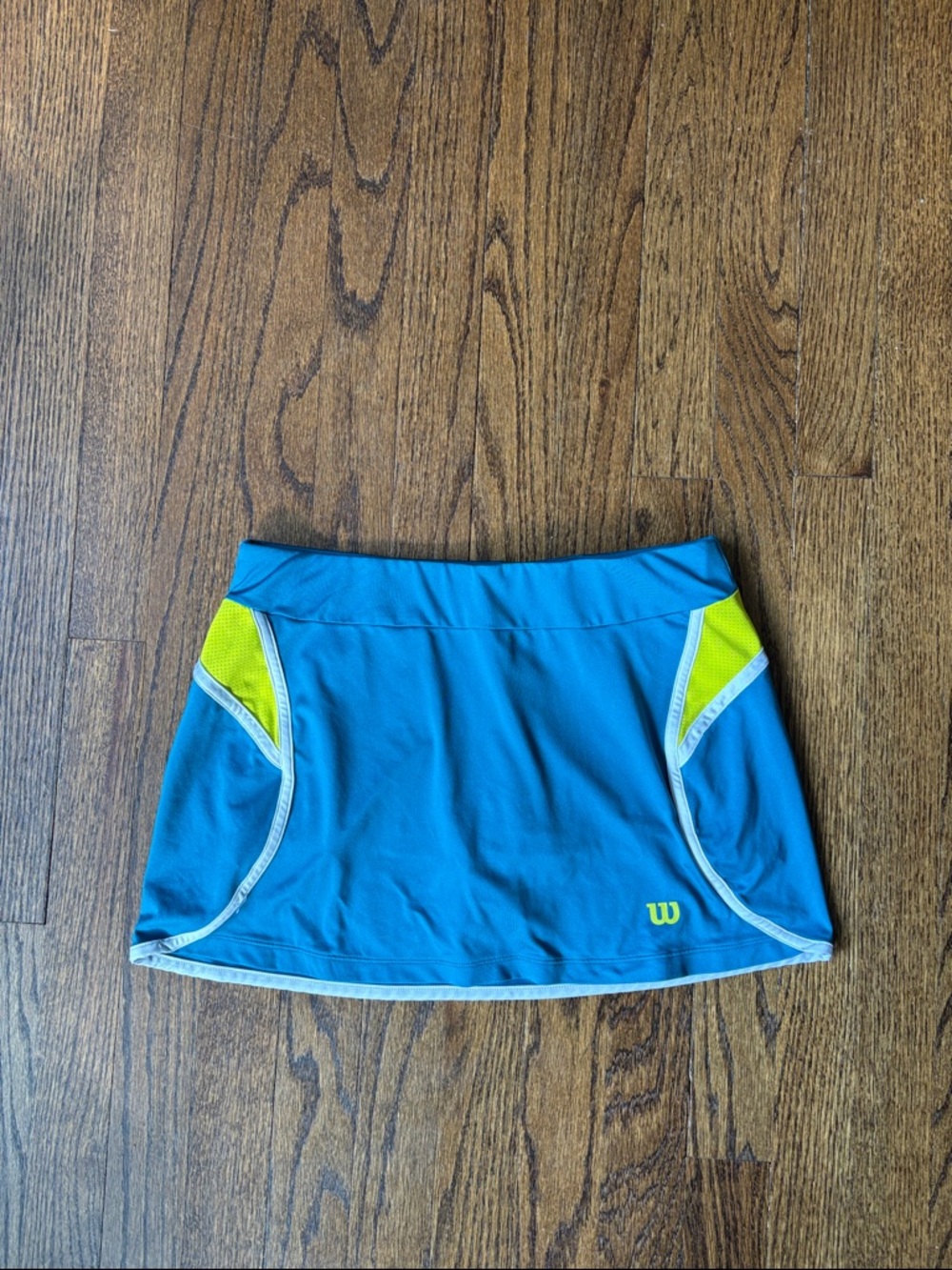 Wilson Teal Tennis Skirt with Neon Yellow Accents size Small